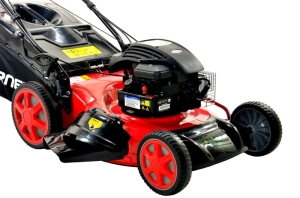 Kosiarka Spalinowa z napędem i wyrzutem bocznym